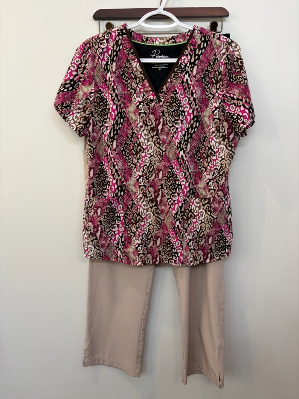 Healing Hands Premiere Women's Scrub Set Fushia Brown Leopard Print Tan Pants M